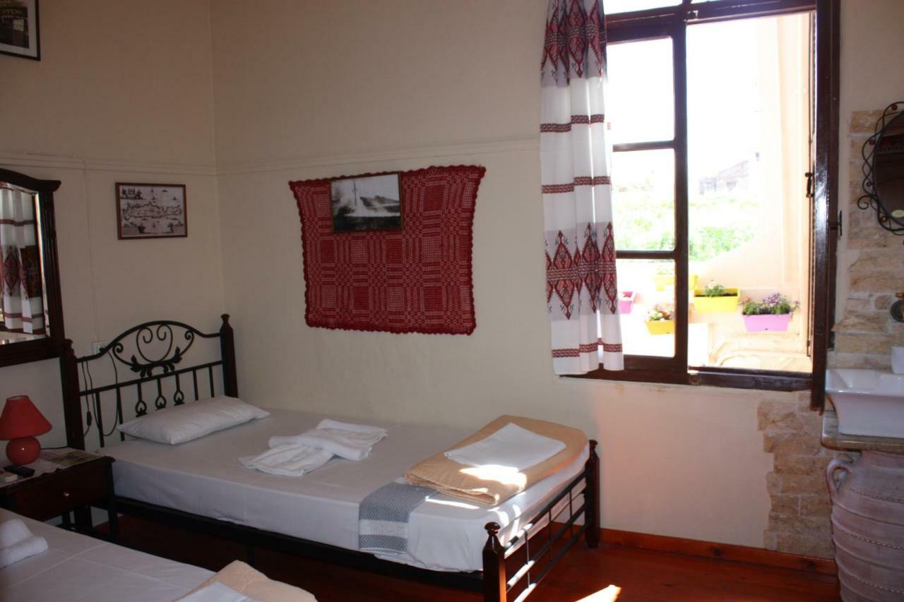 Bed and Breakfast Mmebassia Chania  Екстер'єр фото